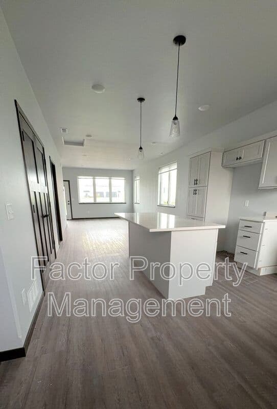 Mankato House: 3110 Noble Drive