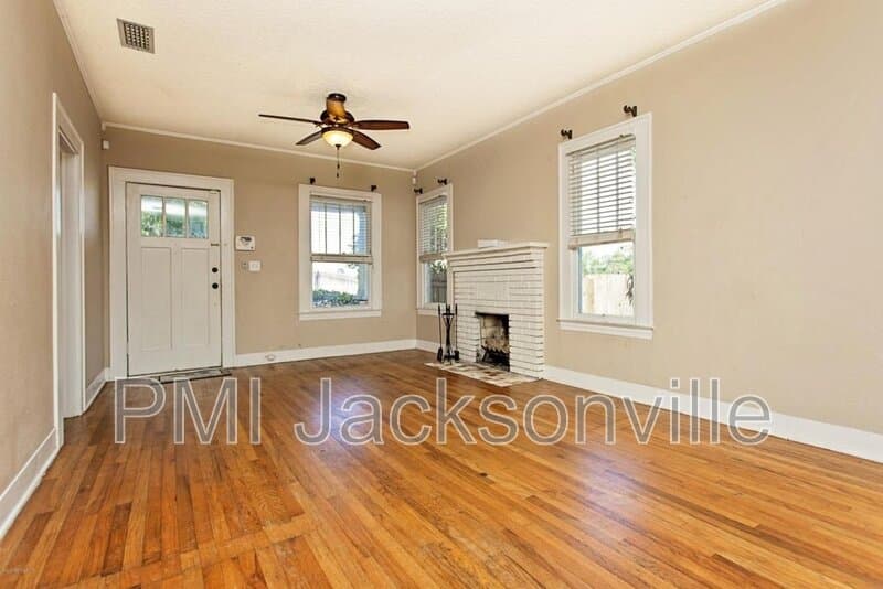 Jacksonville House: 1211 Hollywood Ave