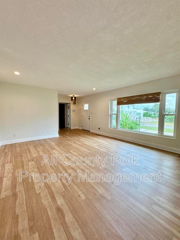 Winter Haven House: 933 N Lake Otis Dr