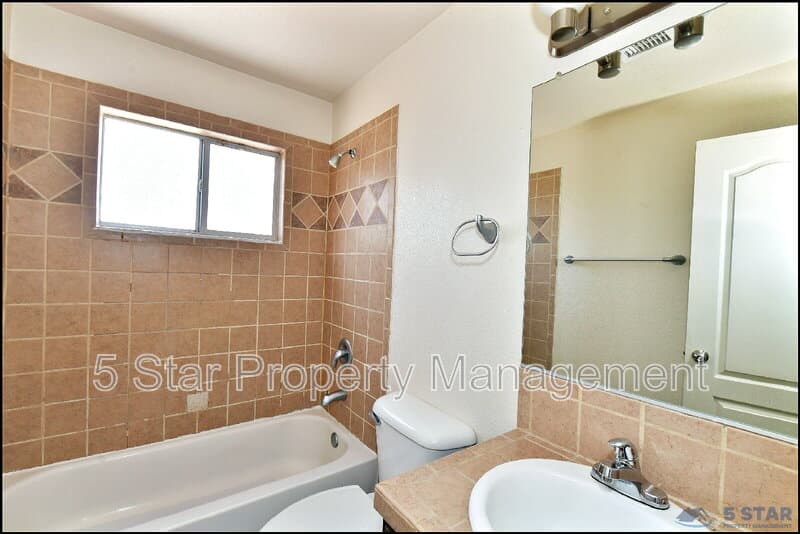 El Paso House: 6372 Franklin Ridge Dr !!