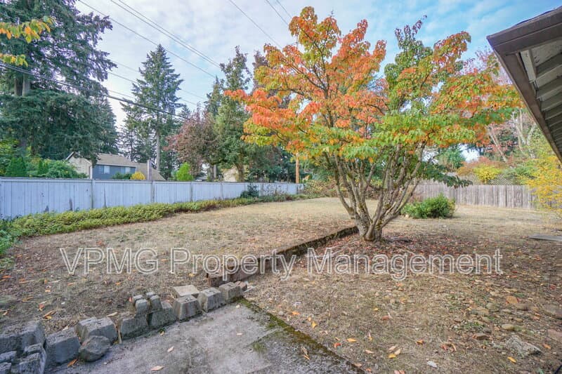 Vancouver House: 15807 NE 40th St