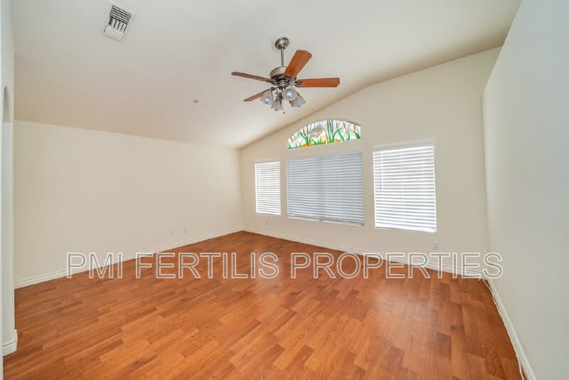 Fontana House: 5055 Saint Albert Dr