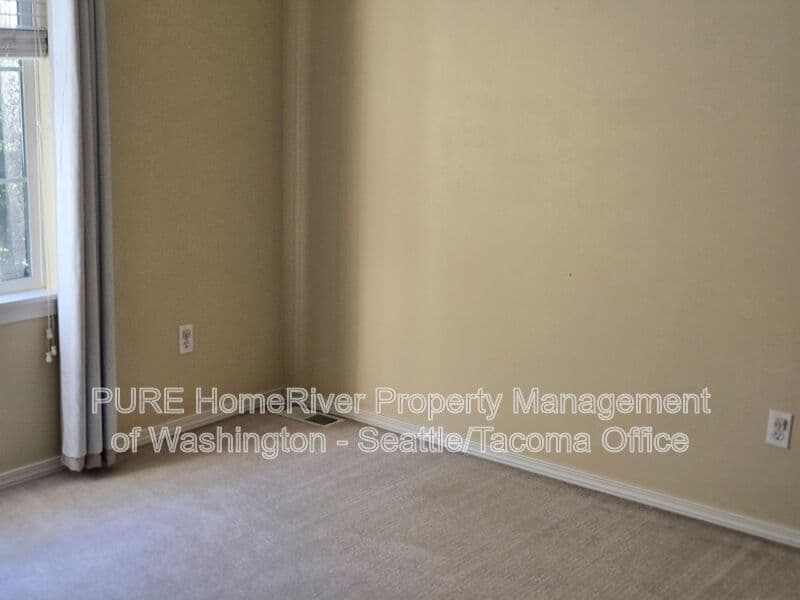 Auburn House: 5316 S 282nd Way
