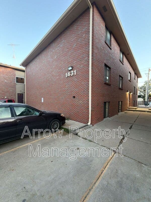 Lincoln Condo: 1431 D Street-10