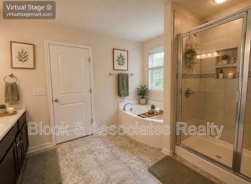 Kernersville House: 1464 Land Grove Drive