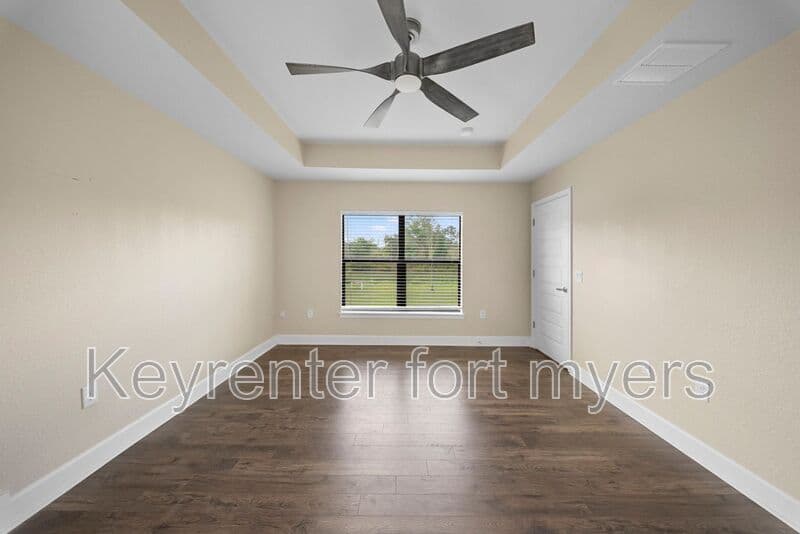 Lehigh Acres House: 490 Windermere Dr