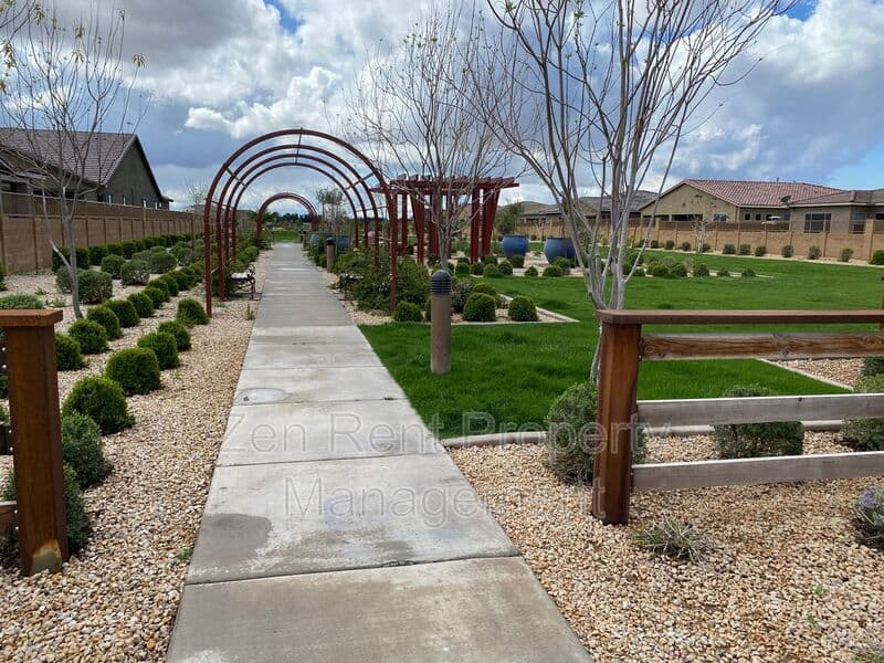 Queen Creek House: 23515 S 231st Way