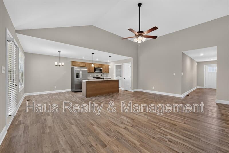 Clarksville House: 1280 Cardinal Creek Drive