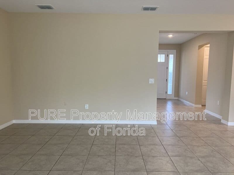 Ocala House: 10376 SW 99th Street