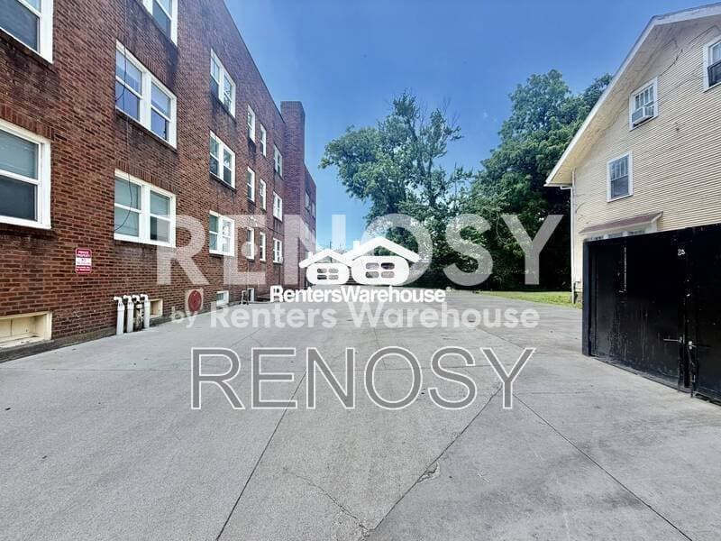 Des Moines House: 3607 Ingersoll Ave