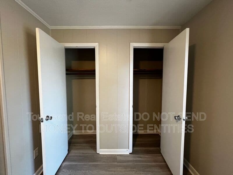 Fayetteville House: 5853-H Century Oaks Drive