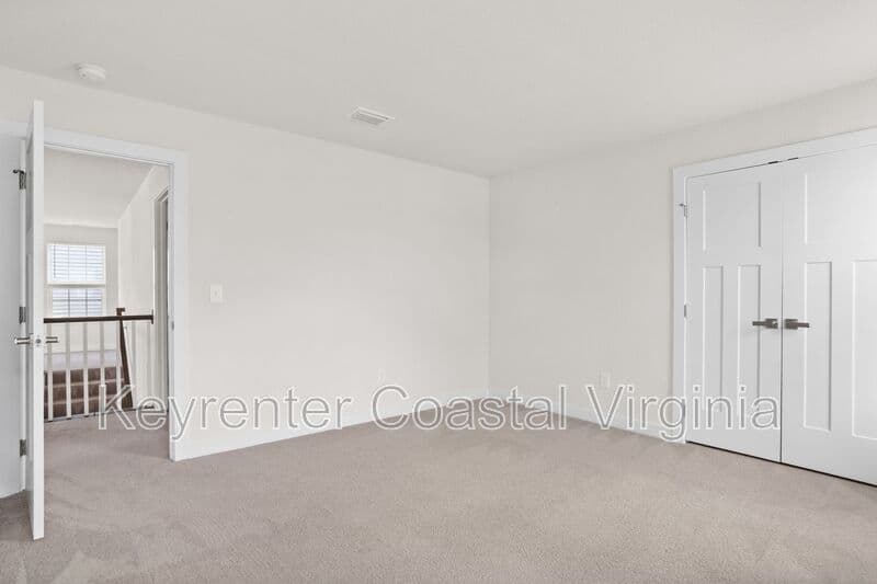 Smithfield House: 125 Asbury Way
