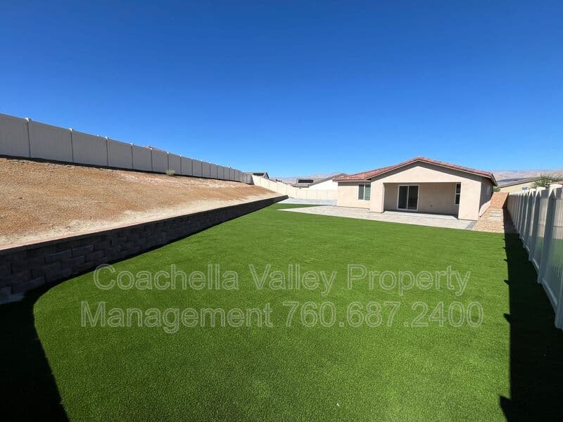 Indio House: 79225 Valor Ln