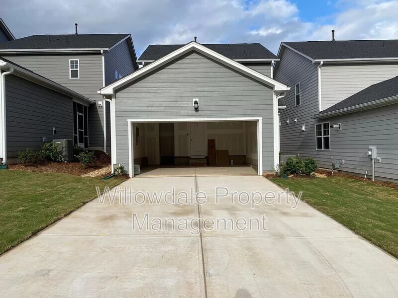 Wake Forest House: 725 Cormiche Lane