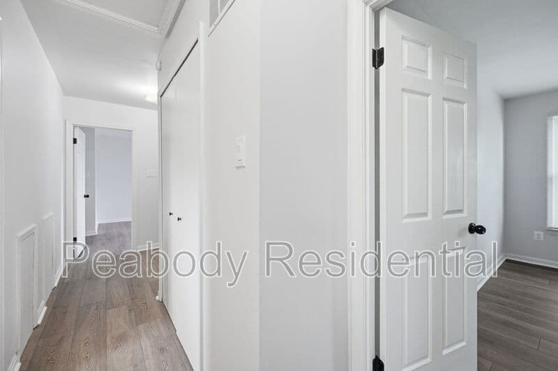 Great Falls House: 10609 Oxford Ct