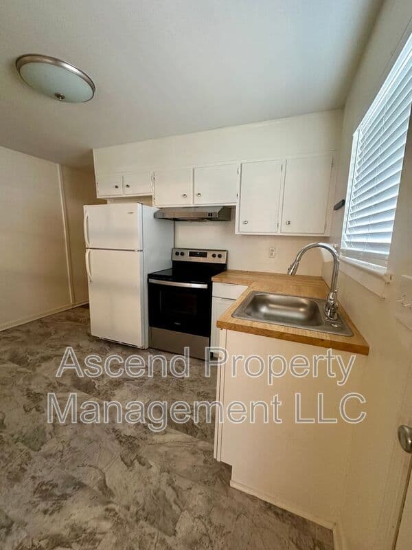 Chattanooga House: 875 N Chamberlain Ave