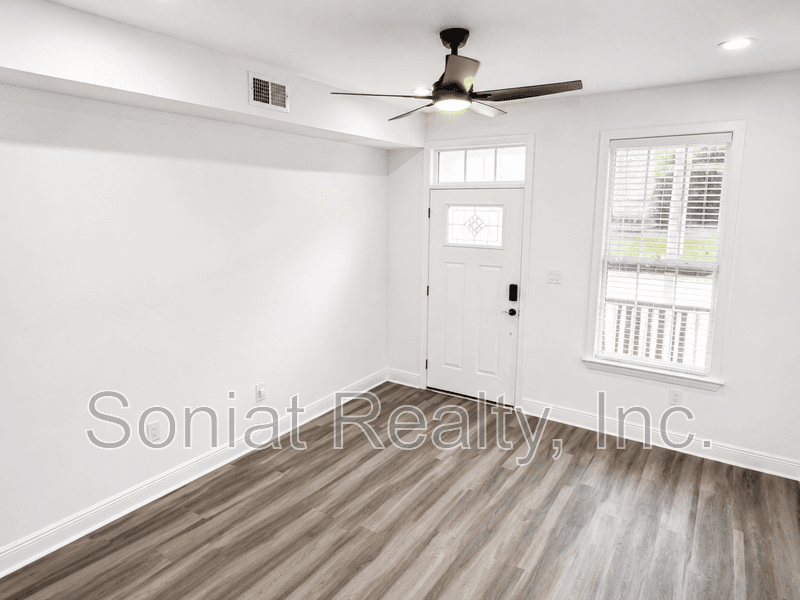 New Orleans Condo: 2023 First St.
