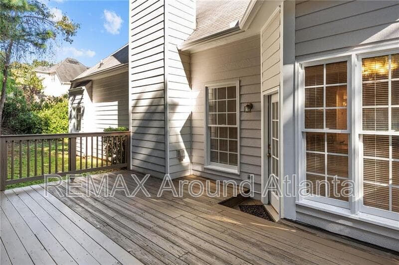 Roswell House: 235 Arbor Creek Way