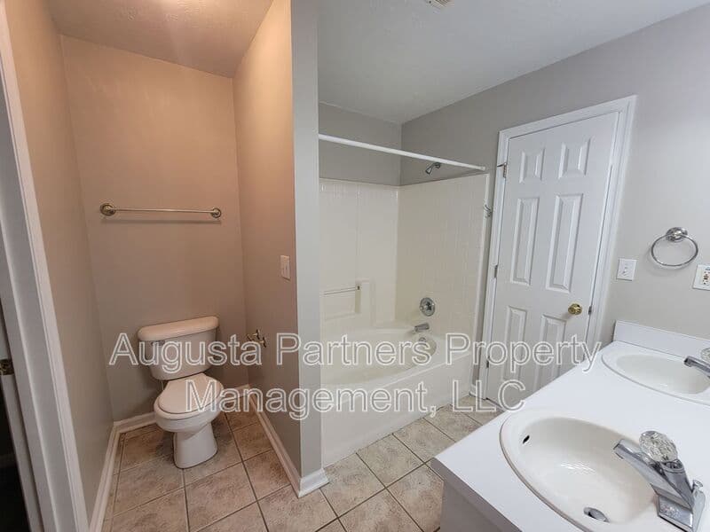 Evans House: 117 Palmer Ct