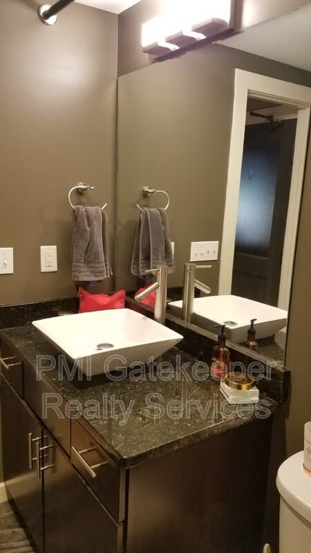 Cincinnati Condo: 1202 Main St