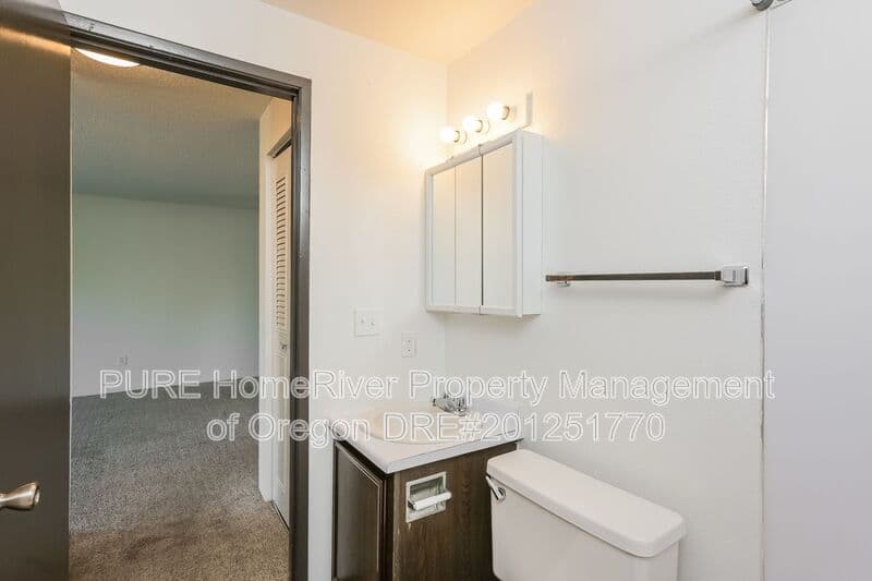 Portland Apartment: 14124-14212 NE Sandy Blvd