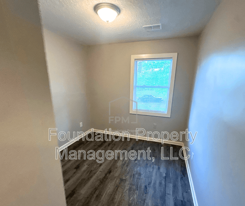 Memphis House: 2601 Dakar Avenue