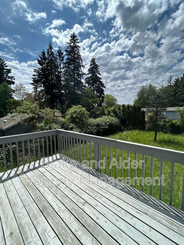 Portland House: 5609 SE 117TH Ave