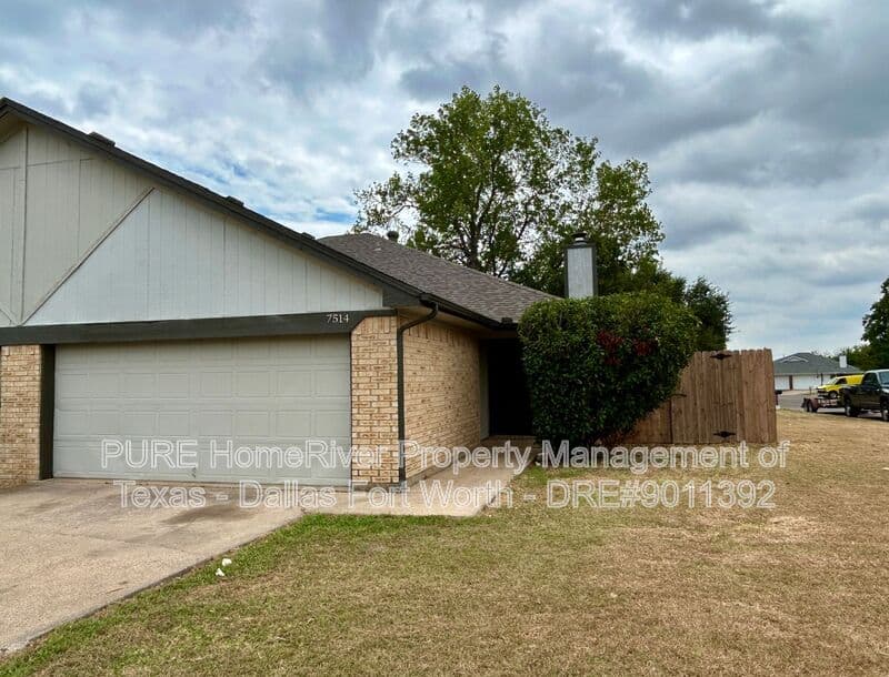 North Richland Hills Condo: 7514 Connie Lane
