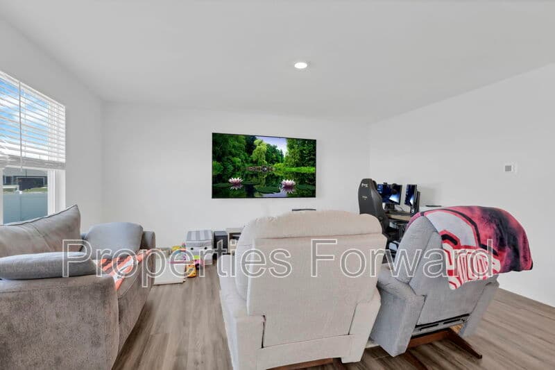 Ashville House: 33 Cider Mill Drive