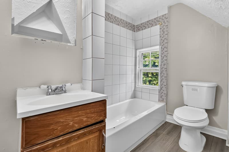 Montclair House: 99 Lincoln Street