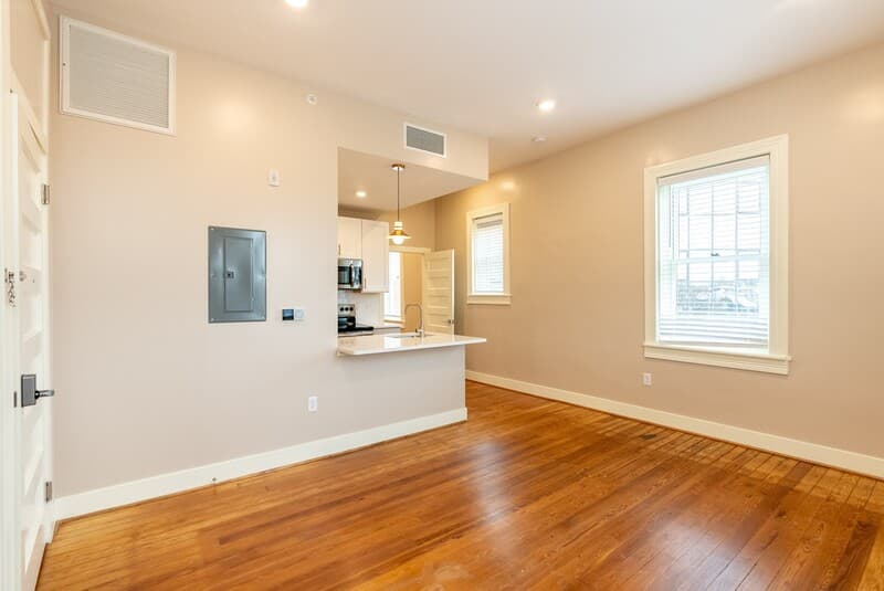 Harrisonburg Condo: 157-306 N. Main Street