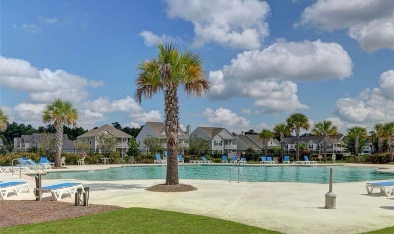 Pooler House: 44 Hawkhorn Ct