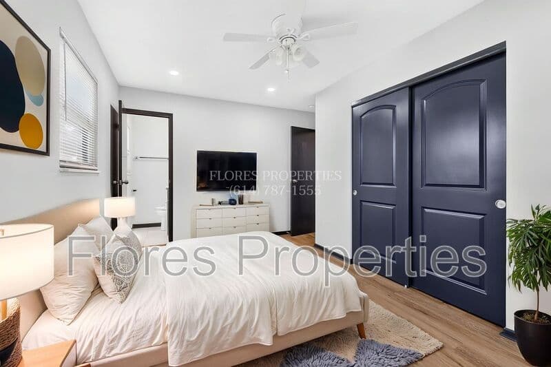 Columbus House: 6406 Faircrest Rd