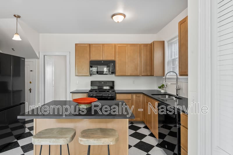 Nashville Condo: 2529 Ashwood Ave
