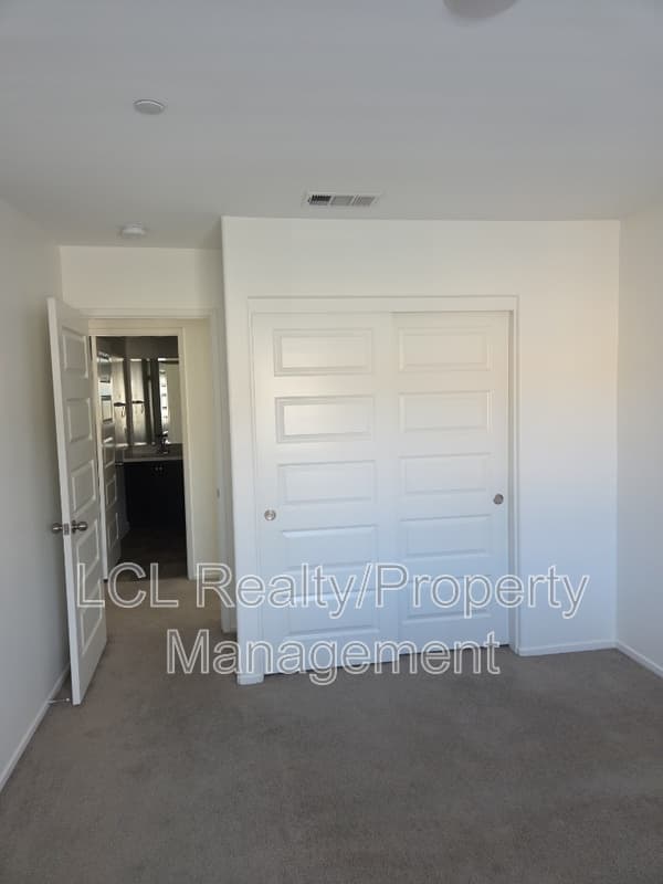 Lake Elsinore Condo: 32855 Crown Point Ln
