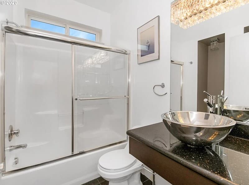 Portland House: 6020 Northeast Willow Street