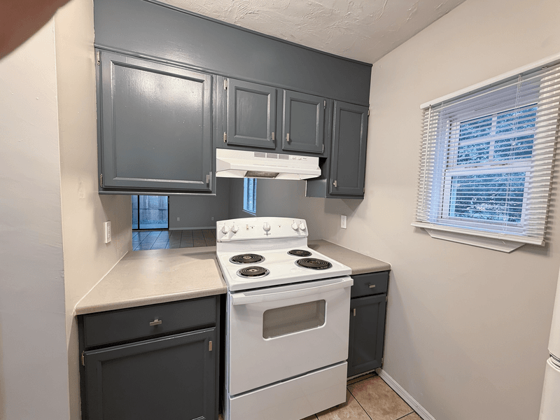 Tallahassee House: 2741 West Tharpe Street