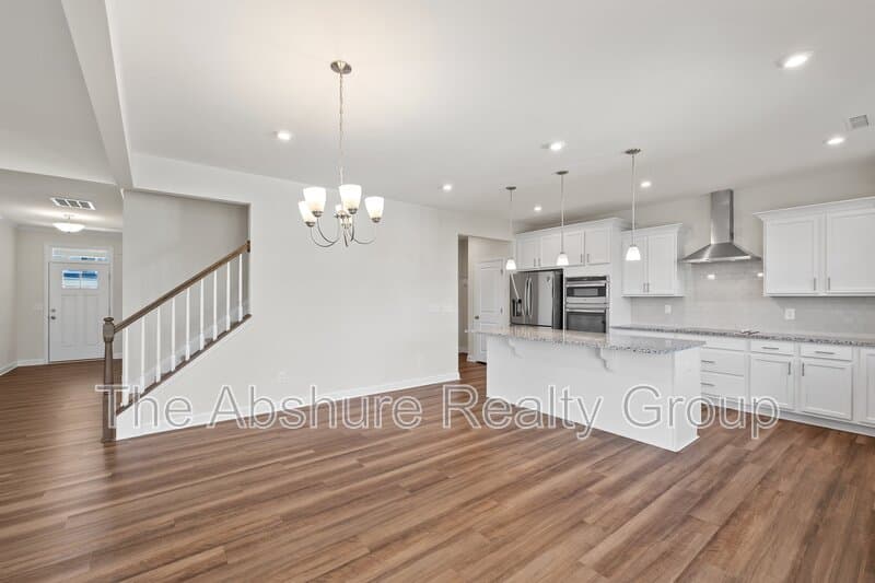 Fuquay-Varina House: 1511 Woodland Knoll Court