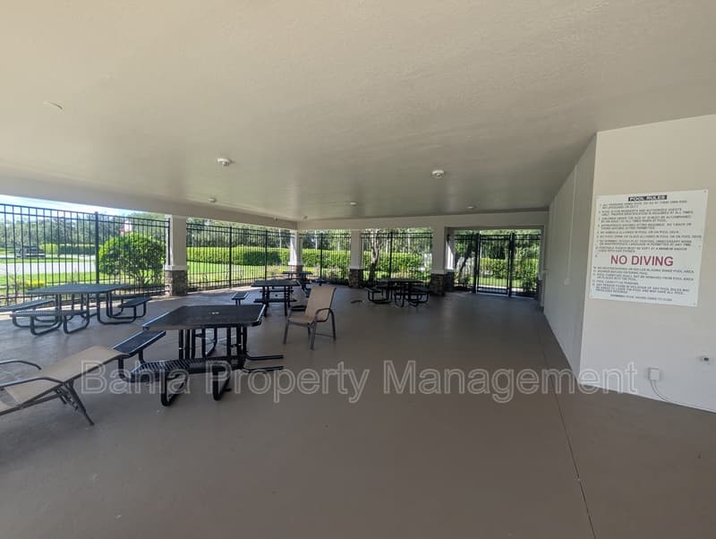 Plant City Townhome: 803 Ashentree Dr