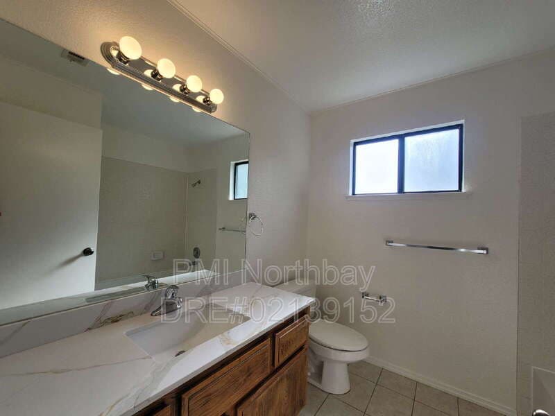 Fairfield House: 3552 Larchmont Court
