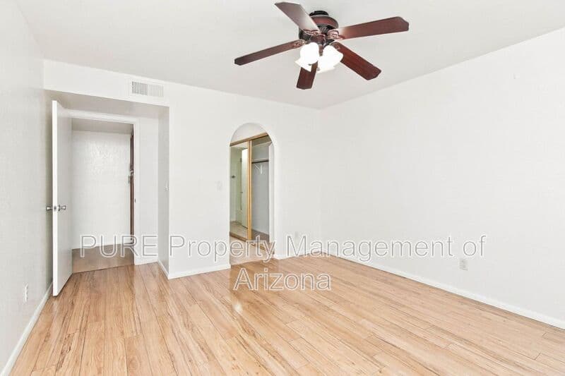 Tempe Condo: 1905 E University Dr