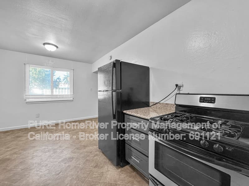Sacramento House: 590 Las Palmas Ave