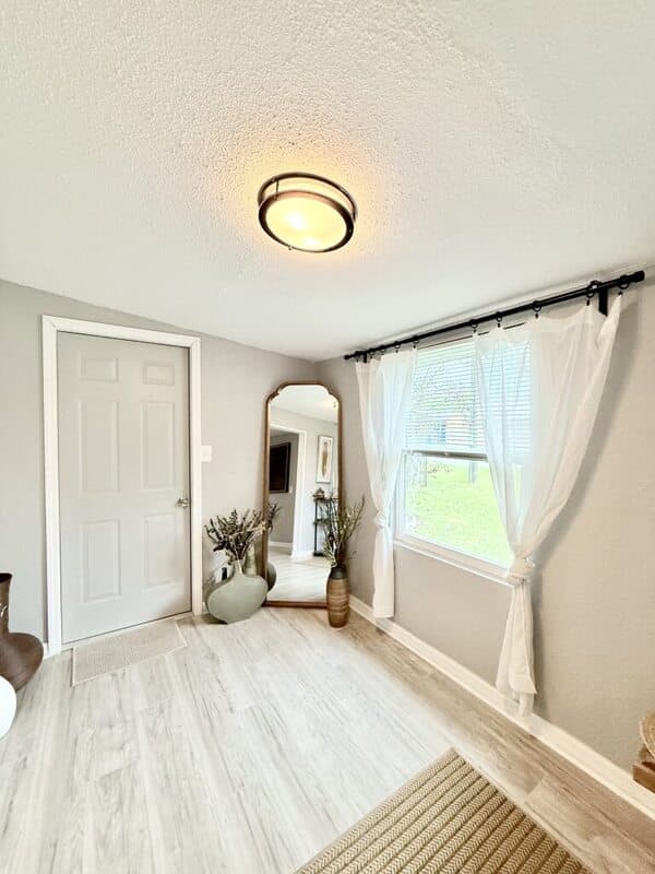 St. Petersburg House: 4528 70th Street North