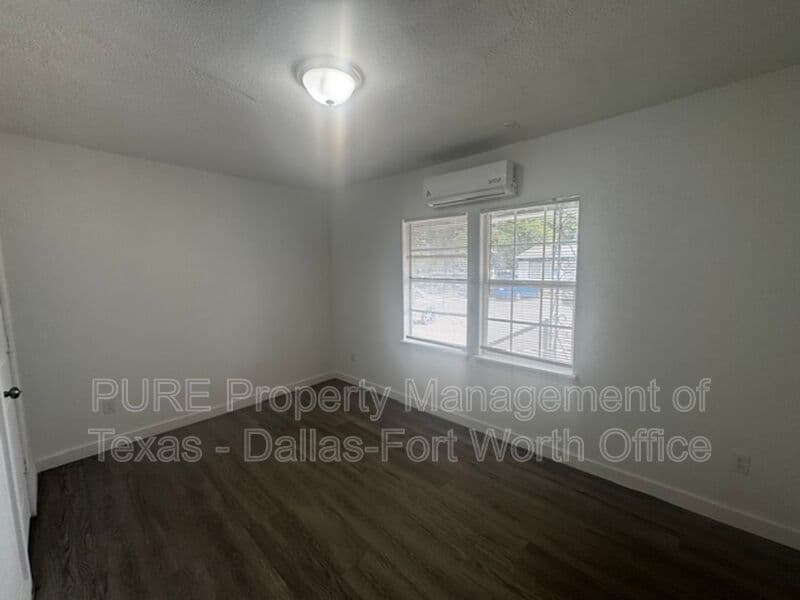 Dallas Condo: 2215 JB Jackson Jr Blvd