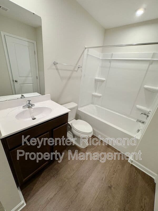 Richmond House: 1204 Canterbury Ridge Road