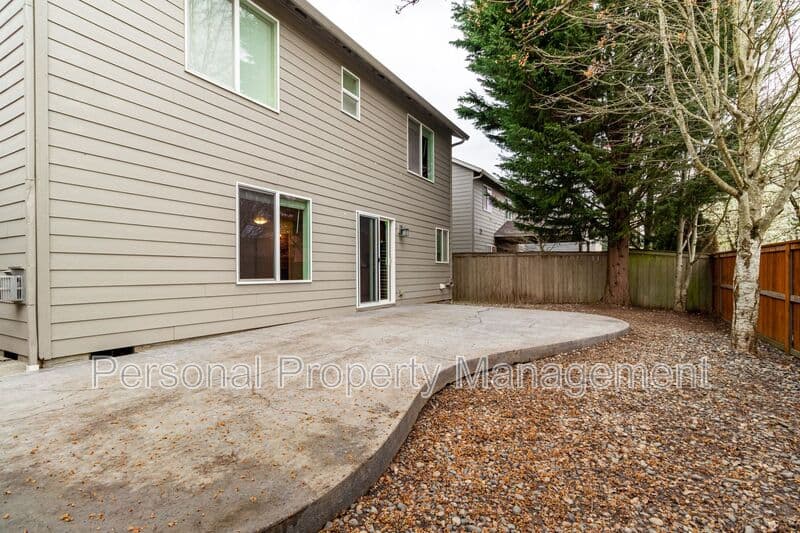 Vancouver House: 111 NW 150th St
