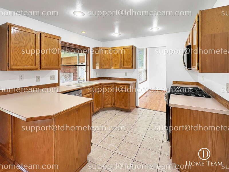 Auburn House: 1447 33rd St SE
