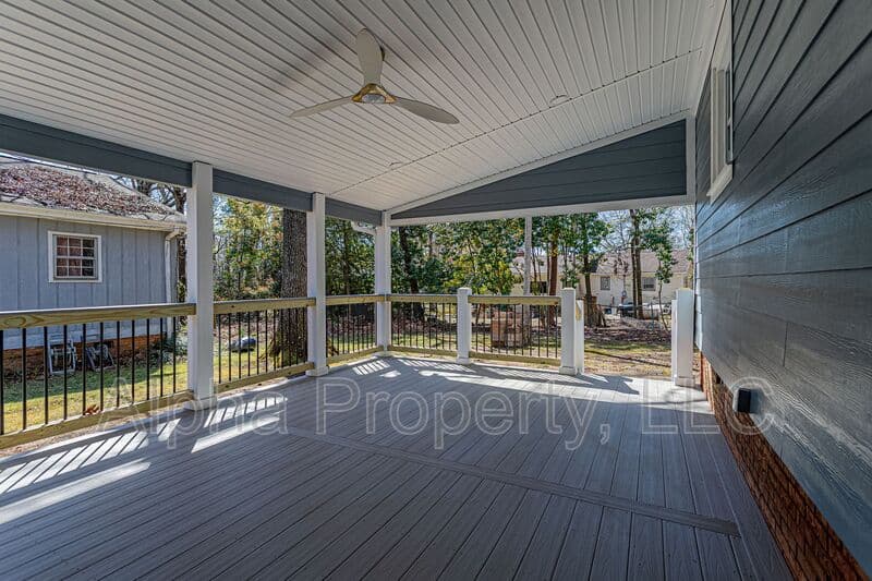 Greer House: 206 E Arlington Ave