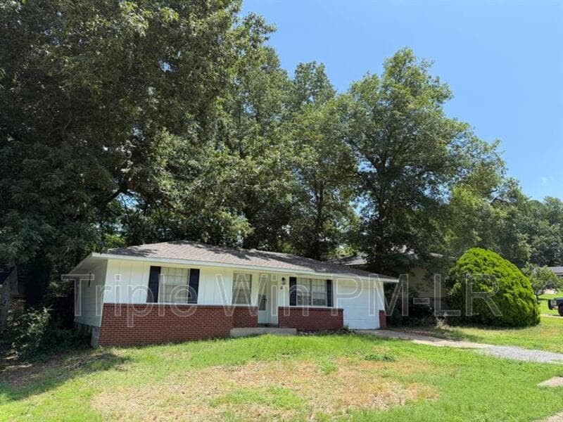 Little Rock House: 8 Glendale Drive