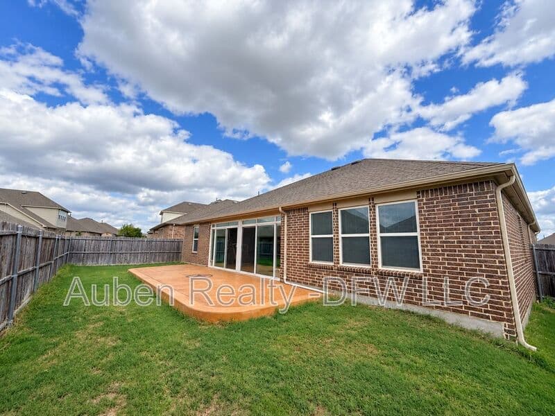 Fort Worth House: 8121 Belgian Blue Court